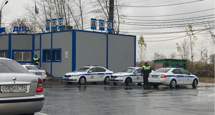 Водителей с 10-летним стажем заставят пересдавать права в мае: в ином случае нужно заплатите 30 000 рублей штрафа Водителей с 10-летним стажем заставят пересдавать права в мае: в ином случае нужно заплатите 30 000 рублей штрафа
