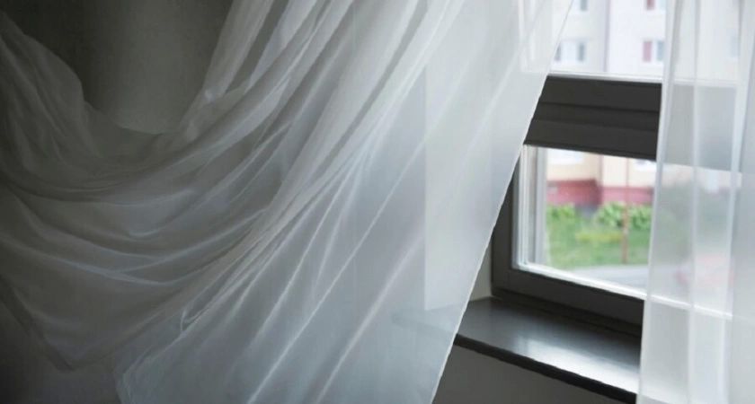 Знающие хозяйки стирают занавески только так: станут белоснежными без кипячения