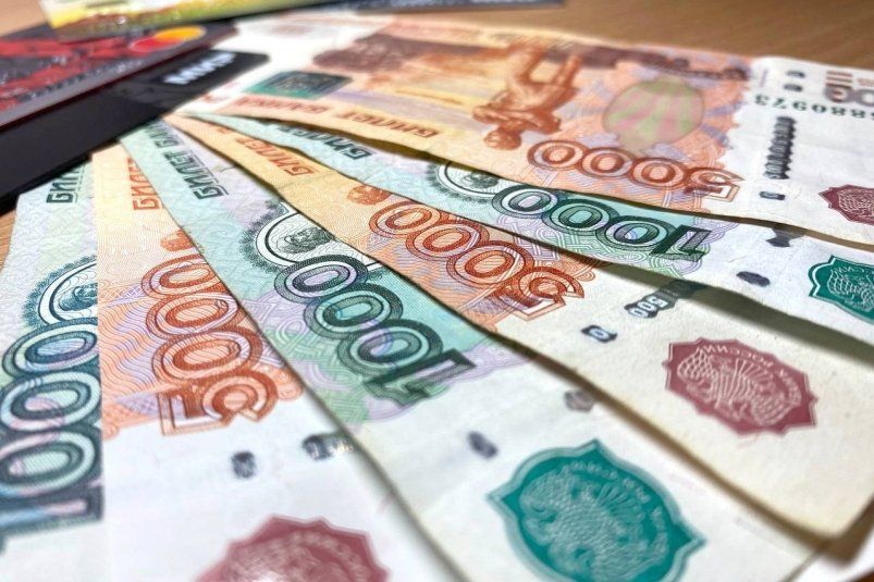 Льготники ошарашены: пособий в мае не будет — теперь начислят только в июне — и пенсий касается