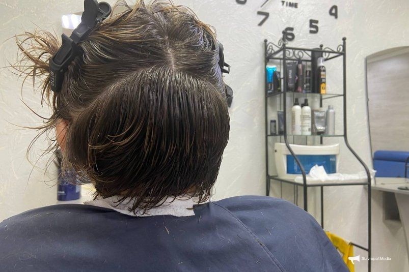 Никогда так не стригитесь: эти 2 прически прибавляют возраст — стилист объяснил нюансы