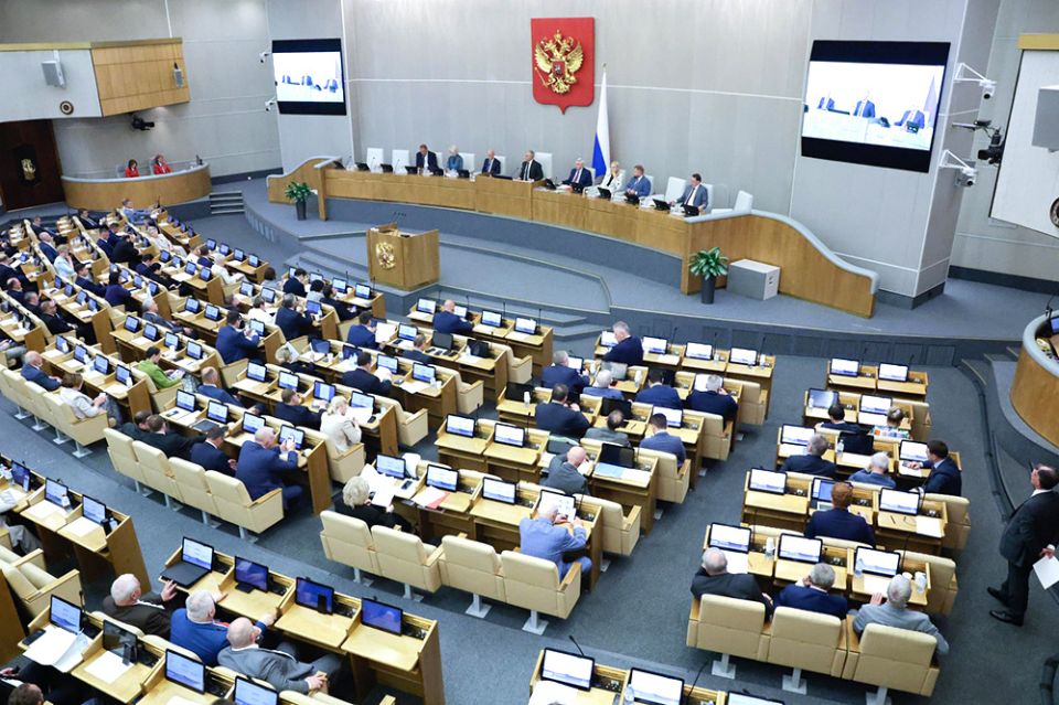 Госдума отказалась ужесточить наказания для чиновников за оскорбления граждан