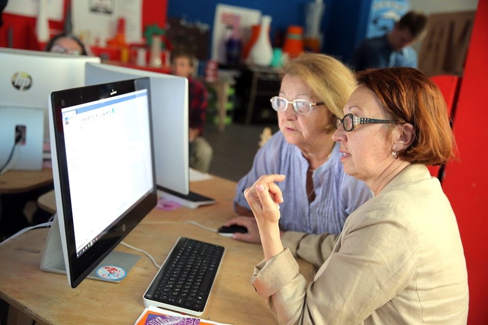 Как работодатели открывают двери для пенсионеров: новая реальность на рынке труда