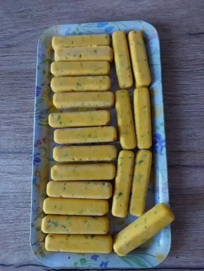           ,    