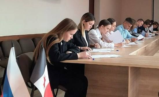 Более 15 тысяч учеников 9,10,11 классов проверили свои знания по вопросам избирательного права и избирательного процесса, приняв участие в отборочном тестировании