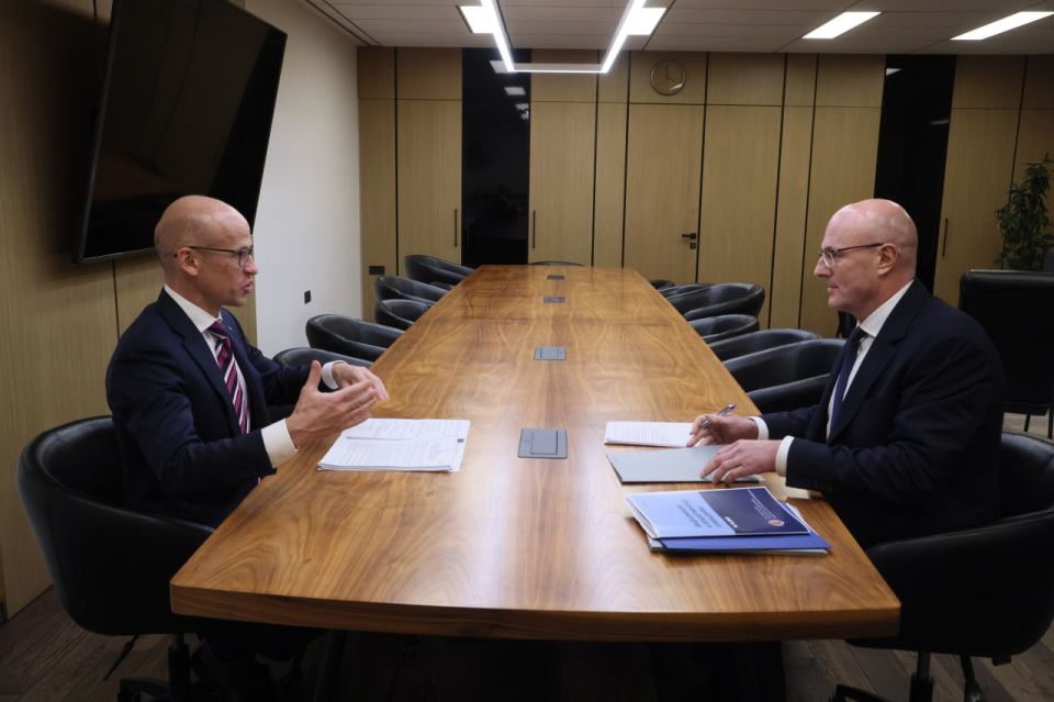 Дмитрий Чернышенко провел рабочую встречу с главой Удмуртии Александром Бречаловым