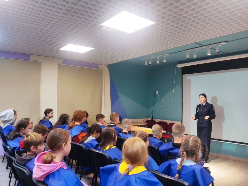 Сотрудники региональной Госавтоинспекции встретились с ребятами