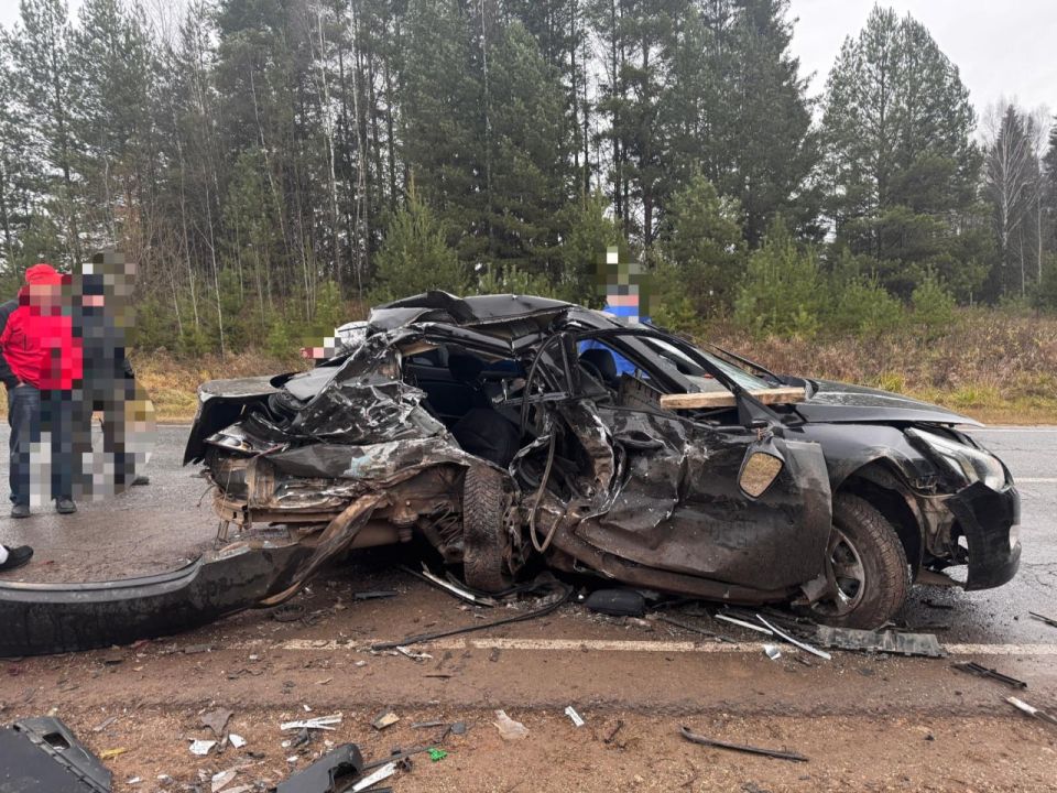 Трагический случай произошёл на автодороге «Ува – Селты», где водитель без права управления устроил серьёзное ДТП при выполнении обгона