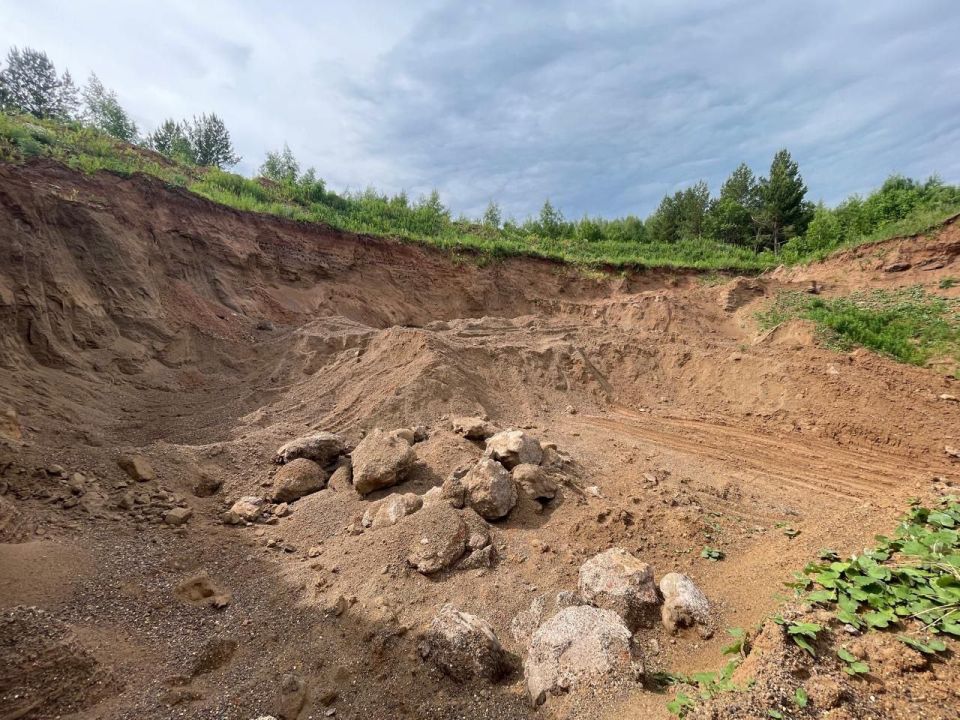 По материалам проверки Удмуртского природоохранного прокурора возбуждено уголовное дело по факту незаконной добычи общераспространенных полезных ископаемых