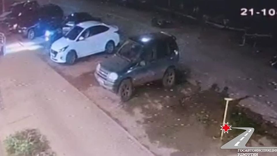 В Удмуртии подросток на питбайке на большой скорости врезался в машину и улетел на несколько метров