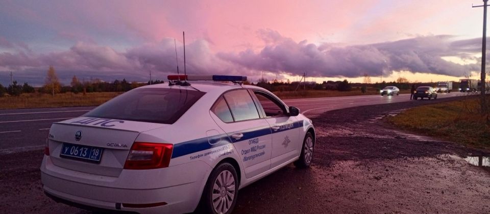 Уважаемые водители! Желаем вам безопасных и приятных выходных!