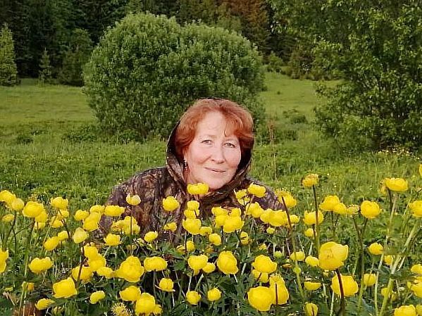 Любовь Прозорова, заместитель председателя УИК 30/22 Увинского района, работает в библиотеке Чеканской школы более 35 лет