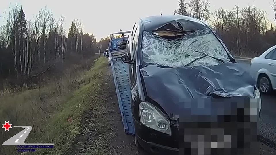 26 октября 2025 года, около 13 часов 25 минут, на 224-м километре федеральной автомобильной дороги, проходящей по территории Якшур-Бодьинского района Удмуртии, водитель автомобиля «Ниссан Кашкай» - 33-летняя женщина, в пути...