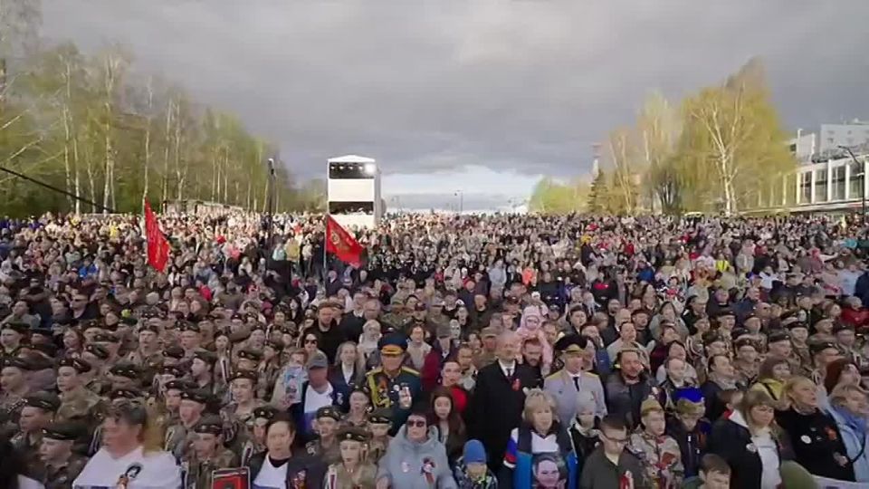 Марат Баширов: А это ролик из моей Родины - Ижевска (см