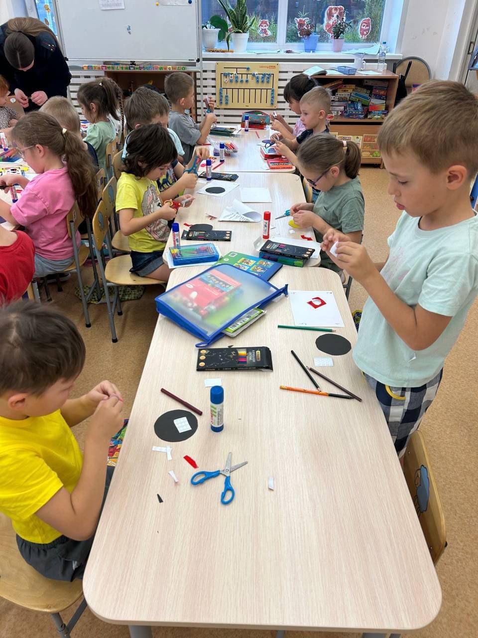 Сотрудники подразделений Госавтоинспекции Удмуртии продолжают проводить мероприятия в рамках профилактической акции «Засветись!» Сотрудники подразделений Госавтоинспекции Удмуртии продолжают проводить мероприятия в рамках профилактической акции «Засветись!»