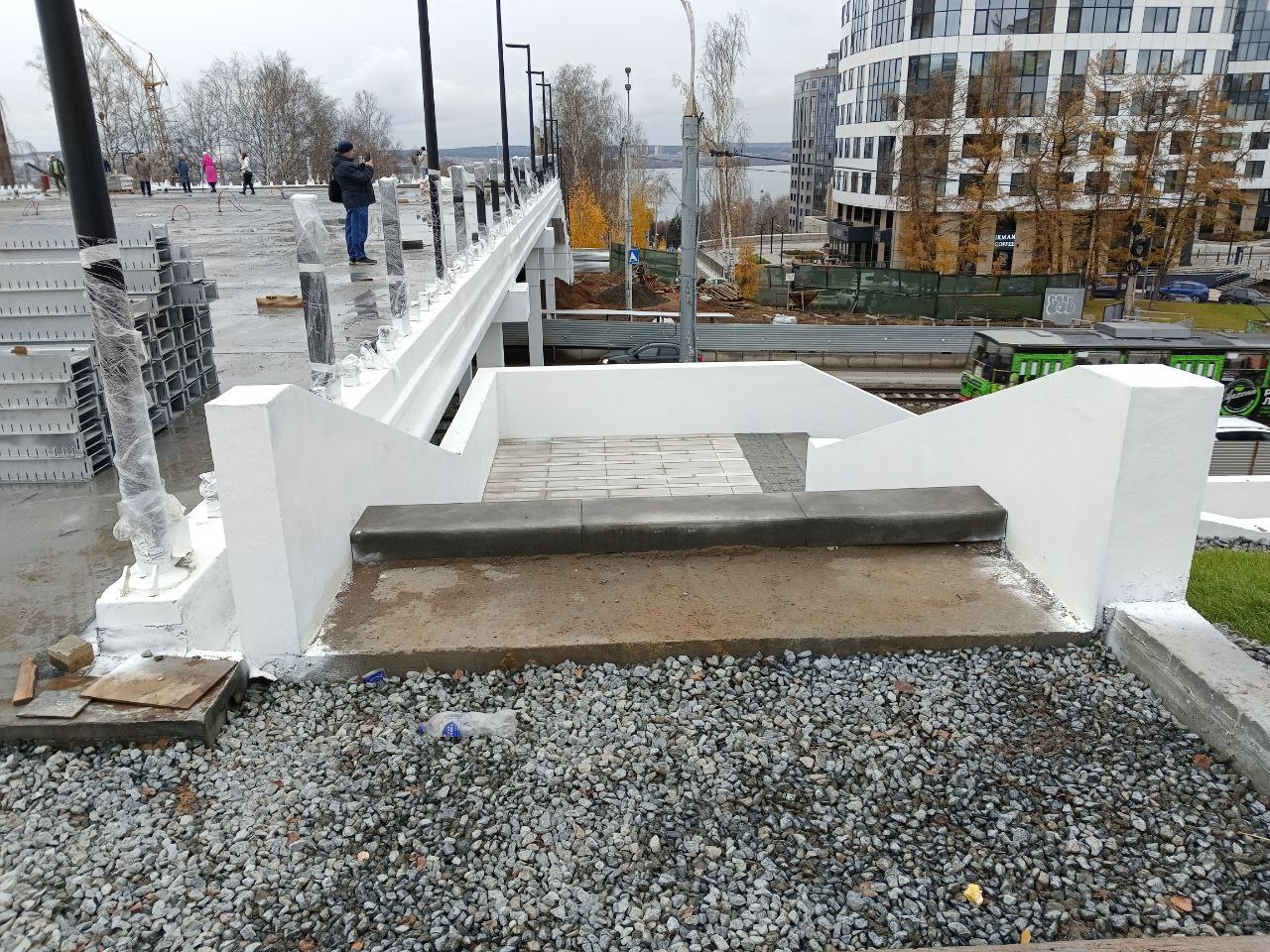 Работы на пешеходной эстакаде на улице Карла Маркса в Ижевске выполнены на 63% Работы на пешеходной эстакаде на улице Карла Маркса в Ижевске выполнены на 63%