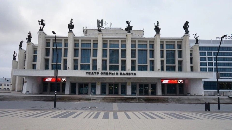 28            (18+),  -  