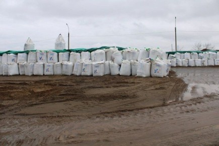 На трассах Ижевск — Воткинск, Ижевск — Сарапул, Ижевск – Нылга, а также на дорогах Завьяловского района и города Ижевска в этом году вместо песчано-солевых смесей будет применяться чистая соль (галит) и солевой раствор