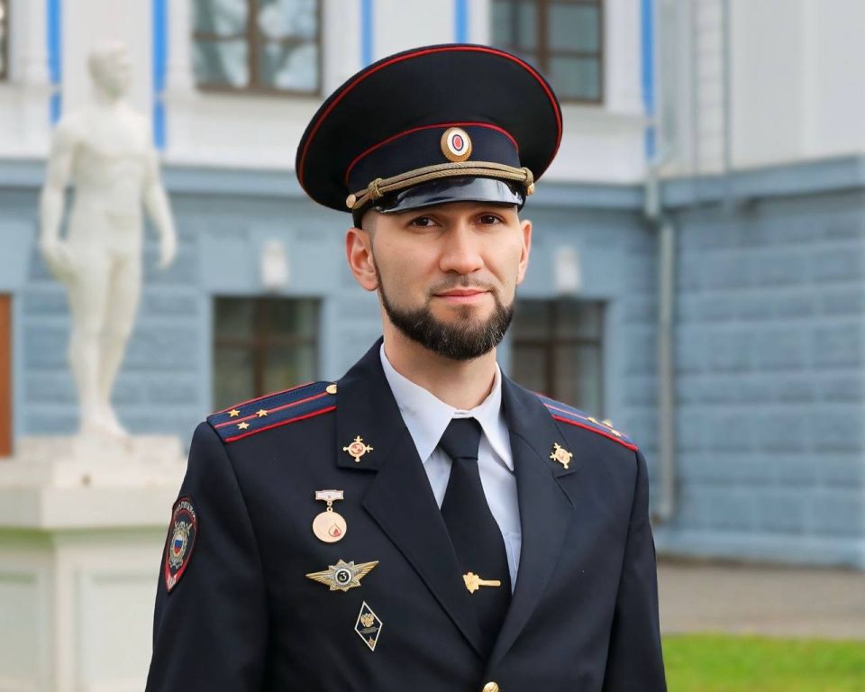 Доброго утра и хороших выходных вам желает лучший участковый Удмуртии Роман Лобанов