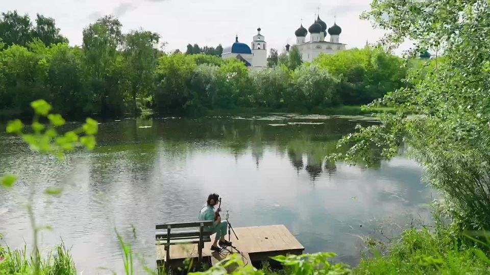 Состоялась премьера второго клипа проекта #МУЗЫКАВМЕСТЕ «Песни Великой Страны. С любовью из Приволжья» — на песню Леонида Афанасьева и Игоря Шаферана «Гляжу в озёра синие»