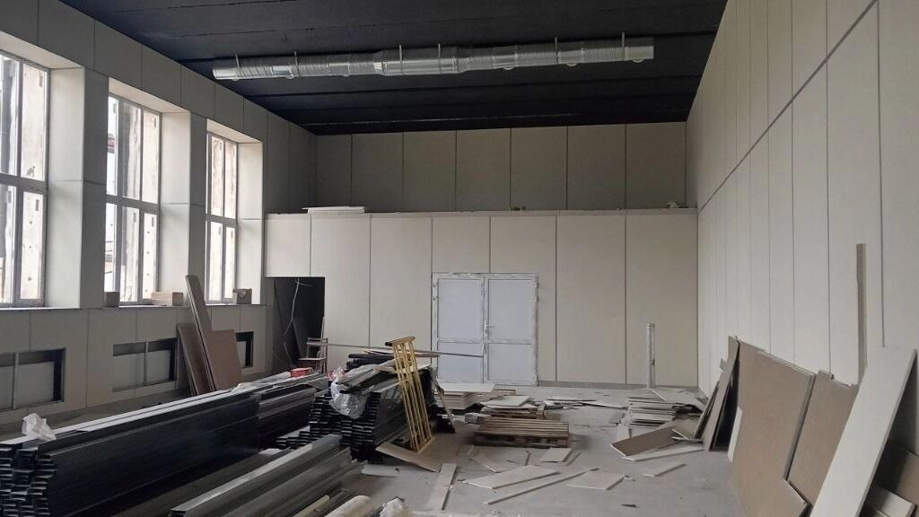 Школу в Какможе после затянувшегося капремонта обещают открыть зимой Школу в Какможе после затянувшегося капремонта обещают открыть зимой