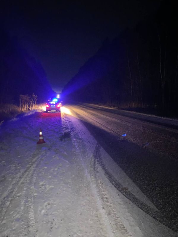 Вчера на территории региона наблюдались неблагоприятные погодные условия: выпадение осадков в виде снега, порывистый ветер, видимость была крайне ограничена Вчера на территории региона наблюдались неблагоприятные погодные условия: выпадение осадков в виде снега, порывистый ветер, видимость была крайне ограничена