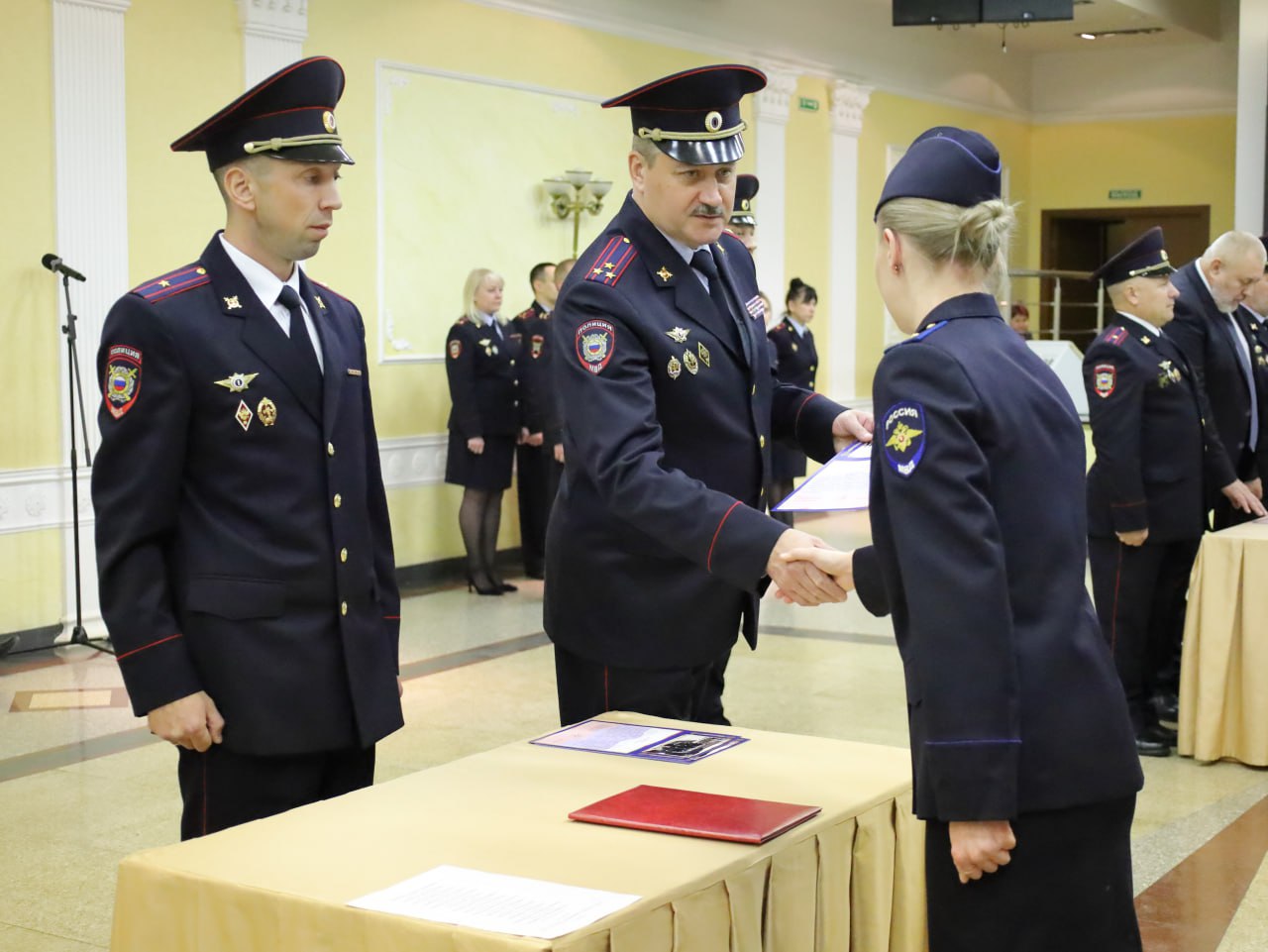 В преддверии Дня сотрудника органов внутренних дел в Доме Дружбы народов состоялась торжественная церемония принятия Присяги слушателями Центра профессиональной подготовки МВД по Удмуртской Республике В преддверии Дня сотрудника органов внутренних дел в Доме Дружбы народов состоялась торжественная церемония принятия Присяги слушателями Центра профессиональной подготовки МВД по Удмуртской Республике