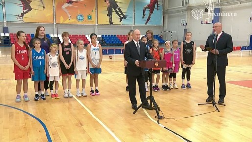 Владимиру Путину по видеосвязи представляют новые спортивные объекты, открываемые в регионах России