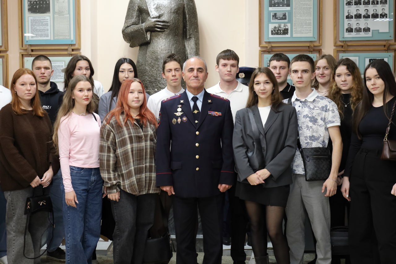 В МВД по Удмуртии состоялся «Урок мужества», приуроченный ко Дню сотрудника органов внутренних дел Российской Федерации В МВД по Удмуртии состоялся «Урок мужества», приуроченный ко Дню сотрудника органов внутренних дел Российской Федерации