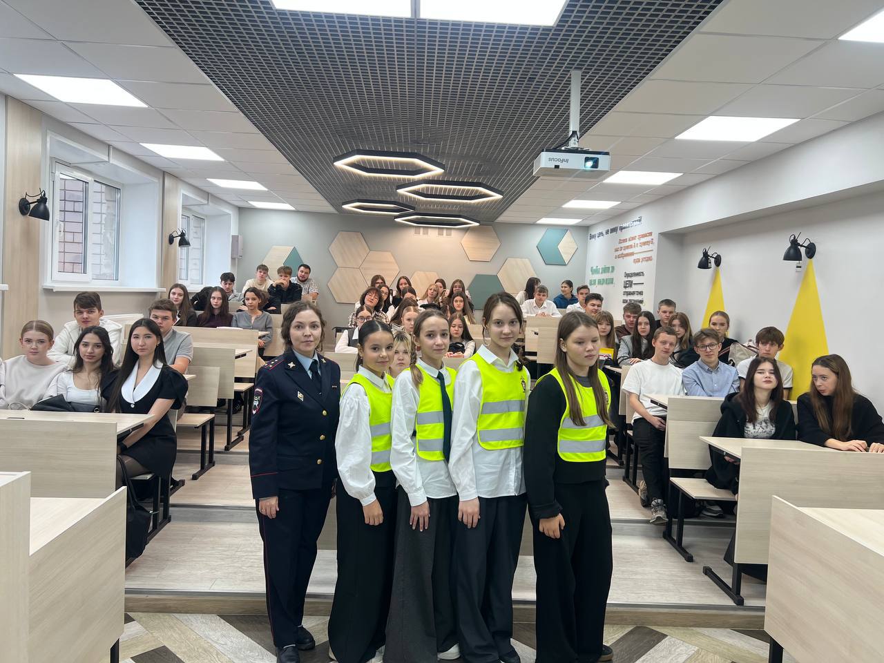 День памяти в сердцах молодёжи: уроки мужества от Госавтоинспекции День памяти в сердцах молодёжи: уроки мужества от Госавтоинспекции