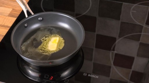 Повара хватаются за сердце: никогда не жарьте еду на сливочном масле