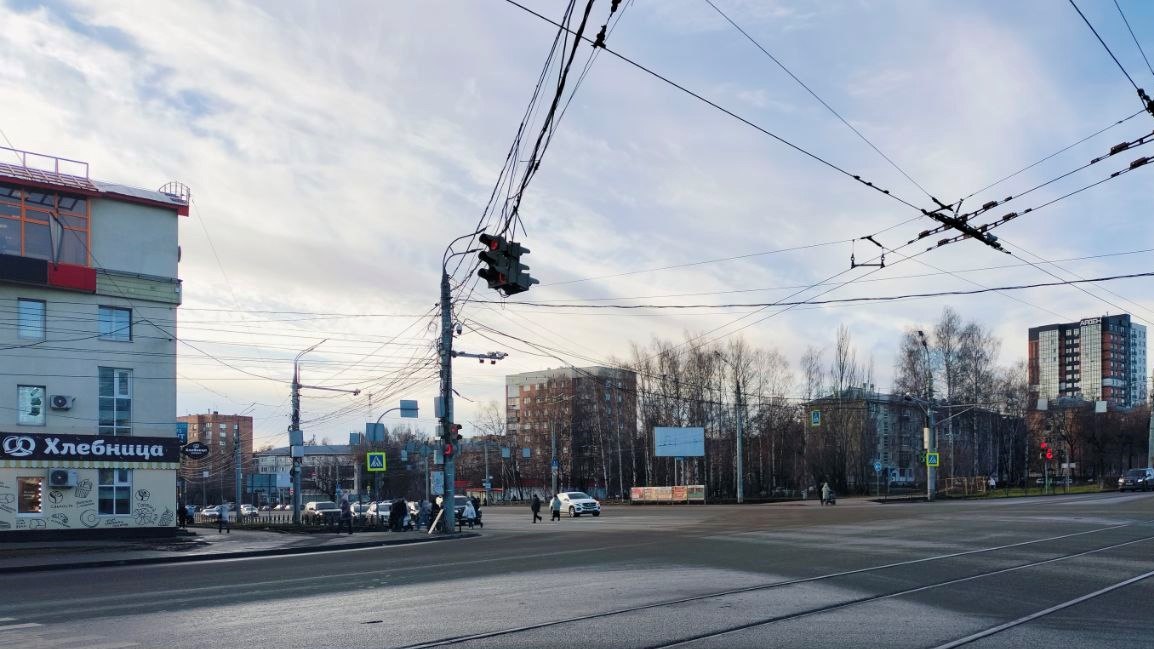 На Удмуртской в Ижевске восстановили асфальт, газоны, тротуары после масштабной замены труб На Удмуртской в Ижевске восстановили асфальт, газоны, тротуары после масштабной замены труб