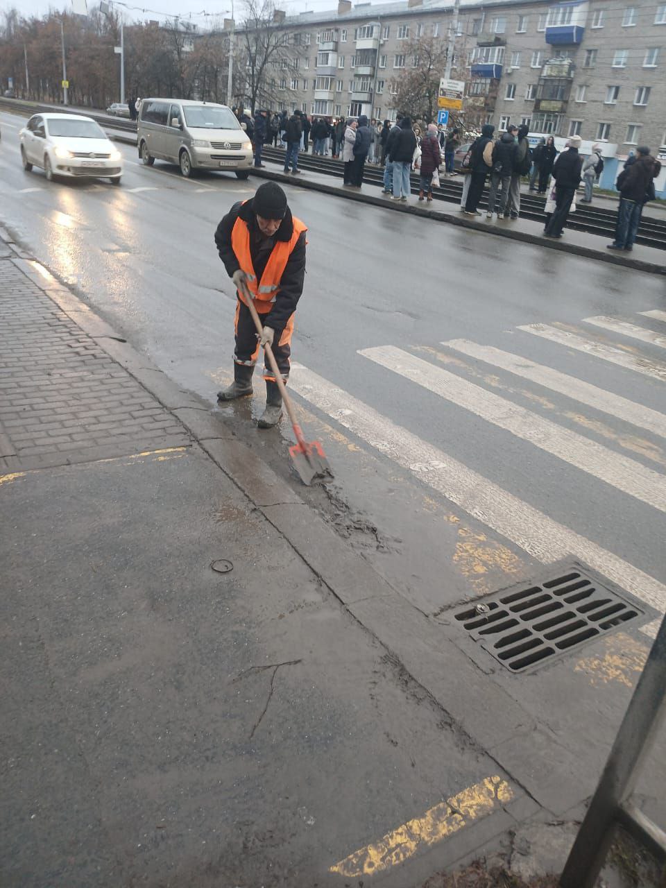 После сильных осадков в Ижевске дорожные предприятия контролируют ситуацию