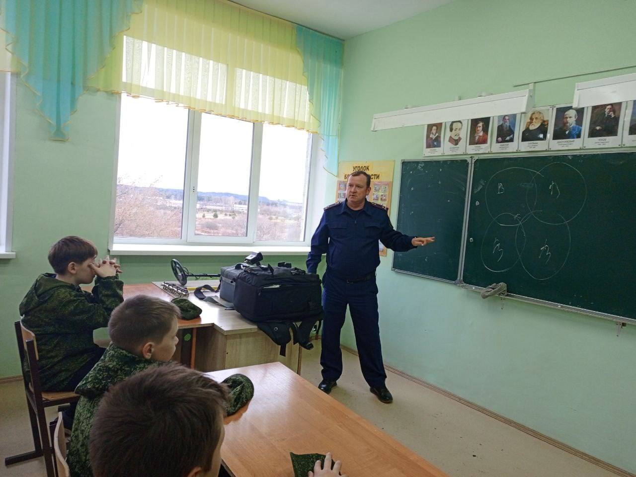 Кадеты класса имени Андрея Касимова приняли участие в масштабной патриотической экспедиции «Гордый взгляд вперёд» Кадеты класса имени Андрея Касимова приняли участие в масштабной патриотической экспедиции «Гордый взгляд вперёд»