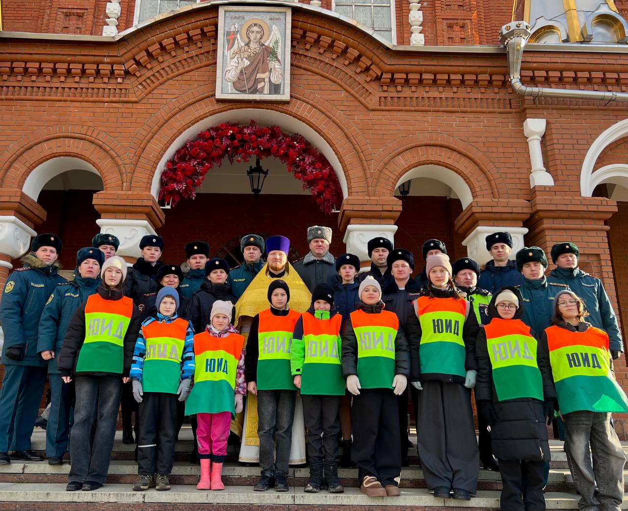 Память и единство: в МихаилоАрхангельском соборе почтили память жертв ДТП Память и единство: в МихаилоАрхангельском соборе почтили память жертв ДТП