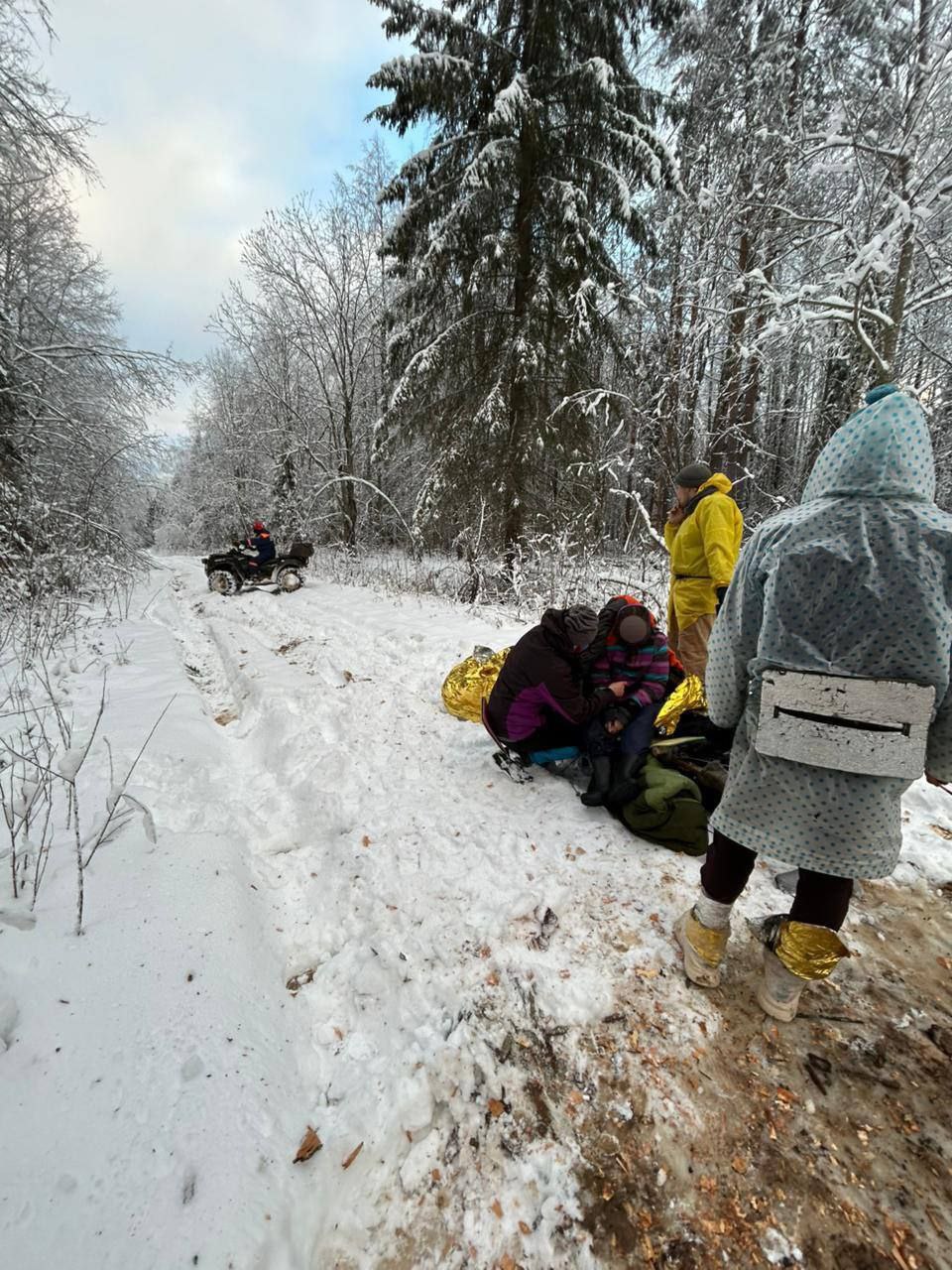 В Удмуртии спасатели эвакуировали из леса участницу похода «на выживание» В Удмуртии спасатели эвакуировали из леса участницу похода «на выживание»