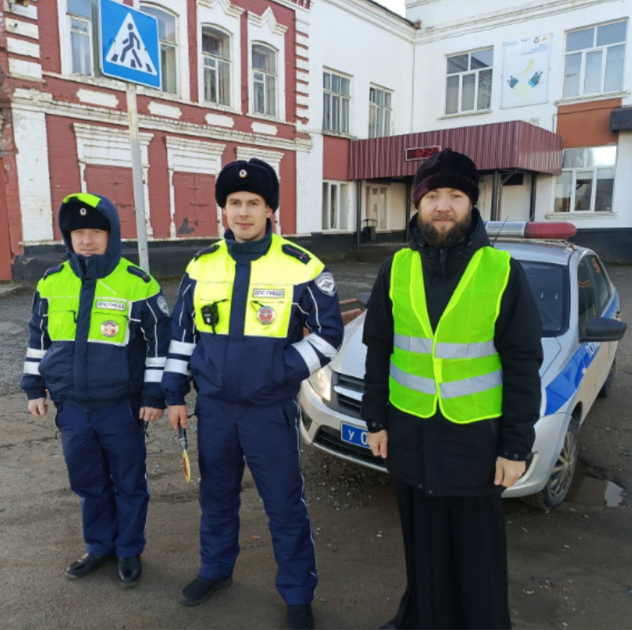 Не просто проверка: как священник и инспекторы ДПС напомнили о ценности жизни