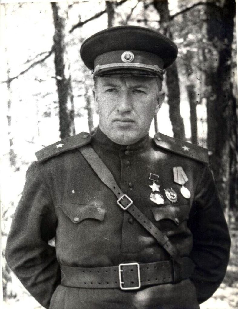 Рядом с ГКБ-1 в Ижевске на ул. Парковой присоседился небольшой домик Рядом с ГКБ-1 в Ижевске на ул. Парковой присоседился небольшой домик