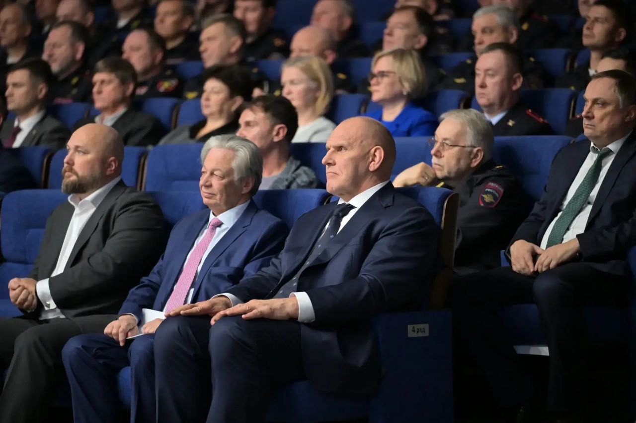 МВД России: Фоторепортаж с торжественной церемония награждения лауреатов премии МВД России и победителей творческих конкурсов МВД России: Фоторепортаж с торжественной церемония награждения лауреатов премии МВД России и победителей творческих конкурсов