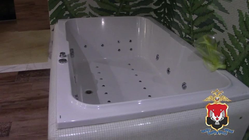 В Удмуртии сотрудниками полиции по подозрению в организации занятия проституцией задержаны 10 ижевчан