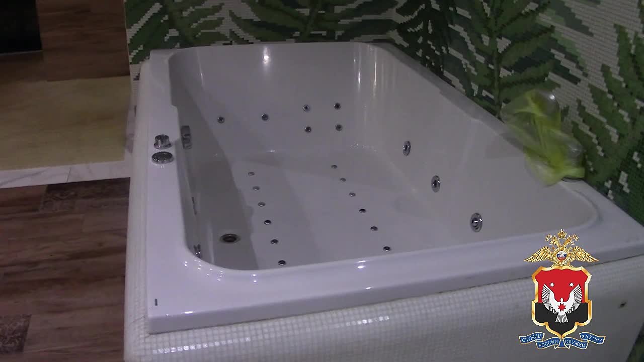 В Удмуртии сотрудниками полиции по подозрению в организации занятия проституцией задержаны 10 ижевчан