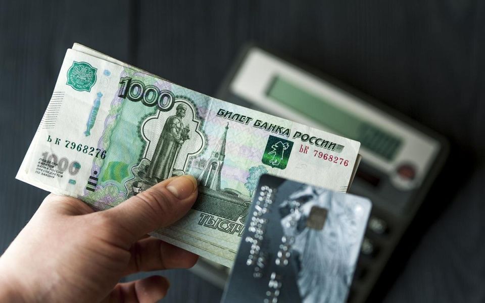 Как кредитные карты могут обернуться неожиданными долгами?