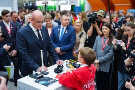 Систему распознавания беспилотников основанное на явлении синестезии устройство для незрячих музыкантов, систему для мониторинга состояния мостов и прототипы тренажёров для восстановления двигательных функций после травм и...