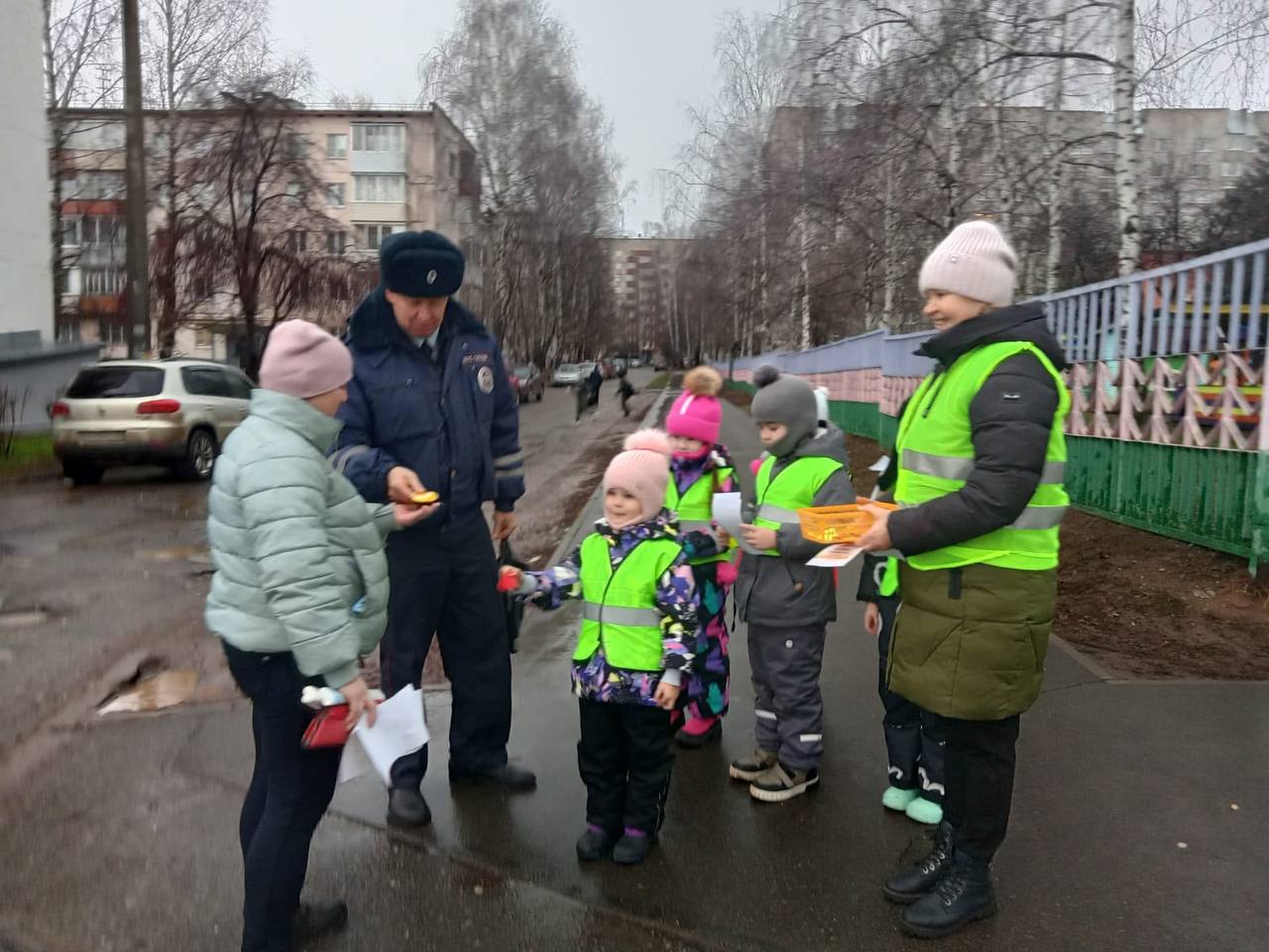 В преддверии «Дня матери» отряд ЮПИД детского сада 50 г. Ижевска, подарили мамам трогательное тематическое выступление, отражающее любовь и признательность к самым близким людям В преддверии «Дня матери» отряд ЮПИД детского сада 50 г. Ижевска, подарили мамам трогательное тематическое выступление, отражающее любовь и признательность к самым близким людям