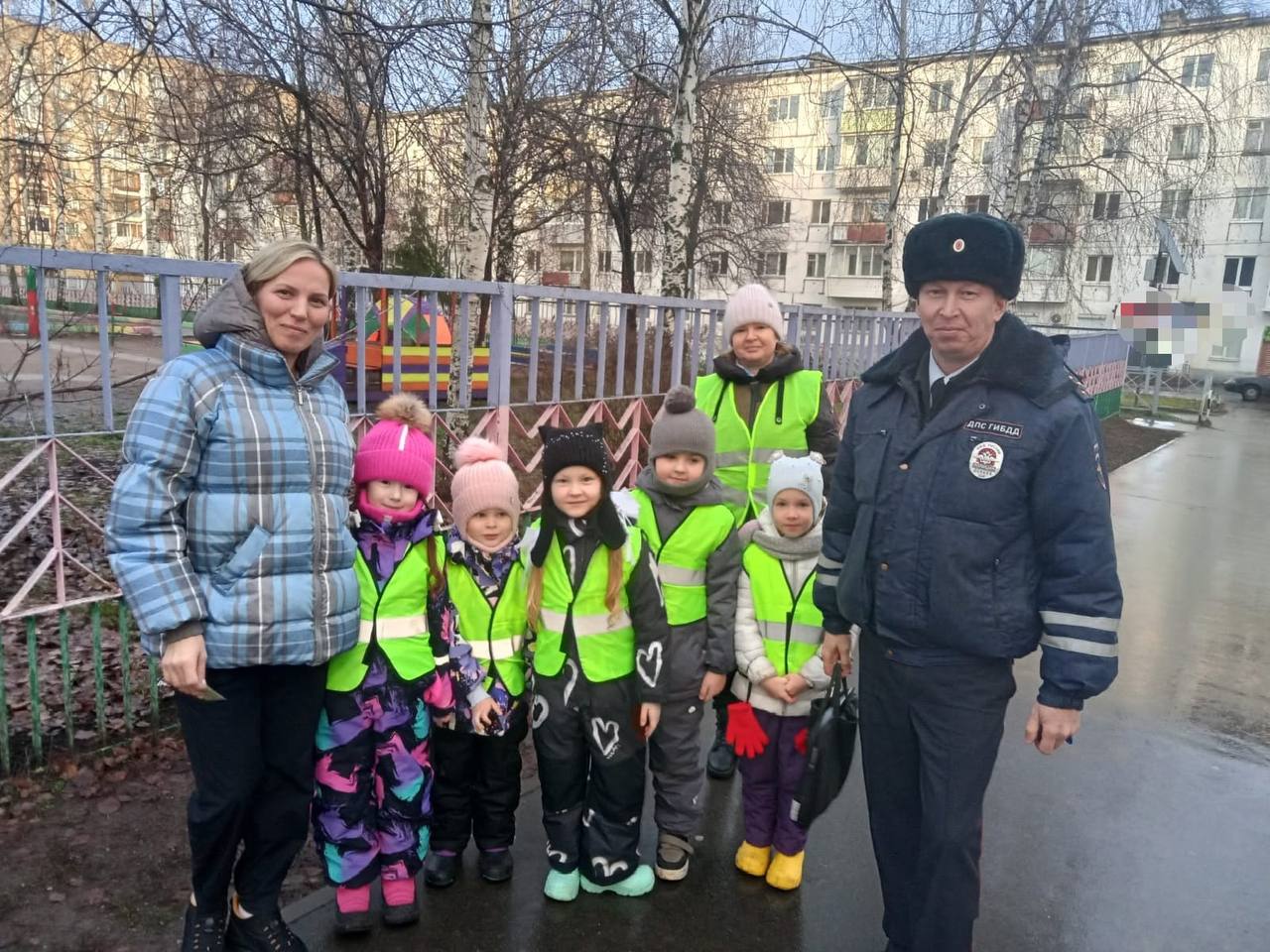 В преддверии «Дня матери» отряд ЮПИД детского сада 50 г. Ижевска, подарили мамам трогательное тематическое выступление, отражающее любовь и признательность к самым близким людям В преддверии «Дня матери» отряд ЮПИД детского сада 50 г. Ижевска, подарили мамам трогательное тематическое выступление, отражающее любовь и признательность к самым близким людям