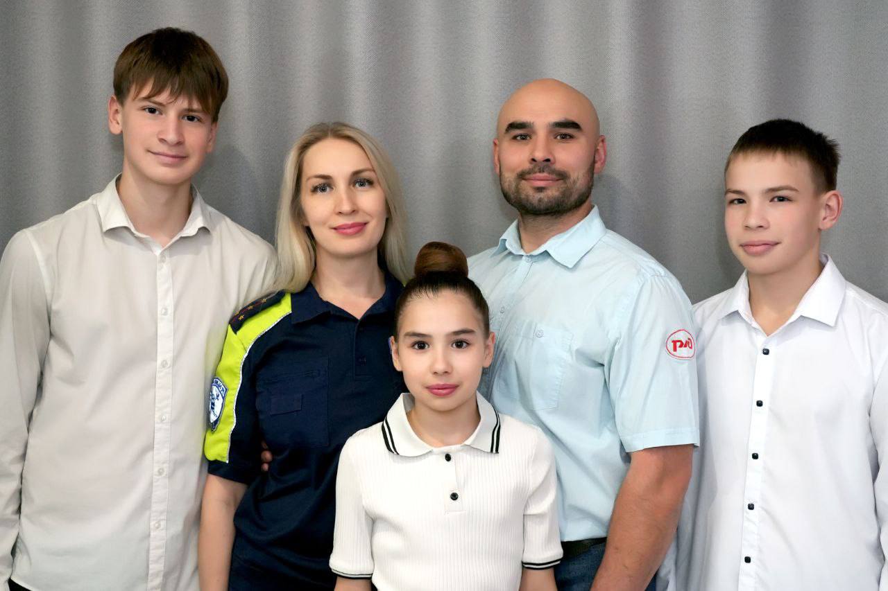 Сегодня, в преддверии Дня матери, мы хотим рассказать об удивительной женщине, сотруднице Госавтоинспекции, которая своим примером доказывает: возможно всё!