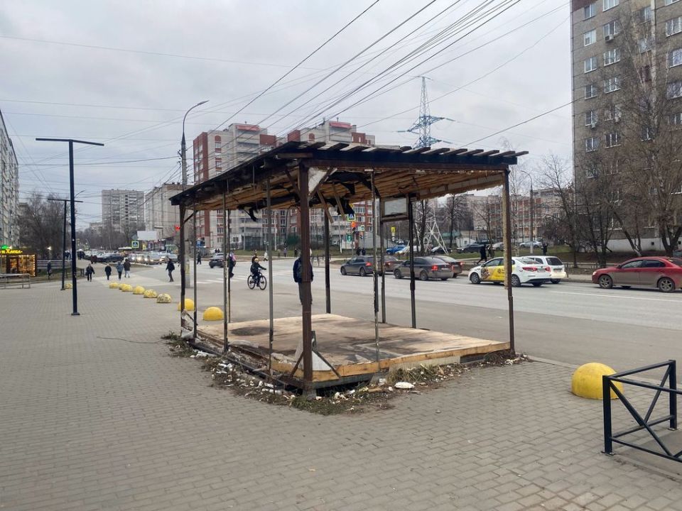 Шаурмячный киоск на остановке у редакции «Сусанина» — всё