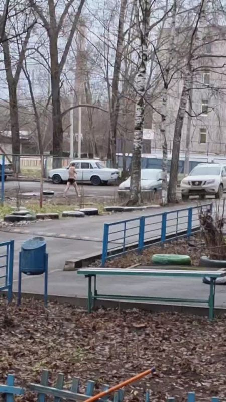 Неадекват напугал жителей Малиновой горы и сотрудников школы №60 в Ижевске