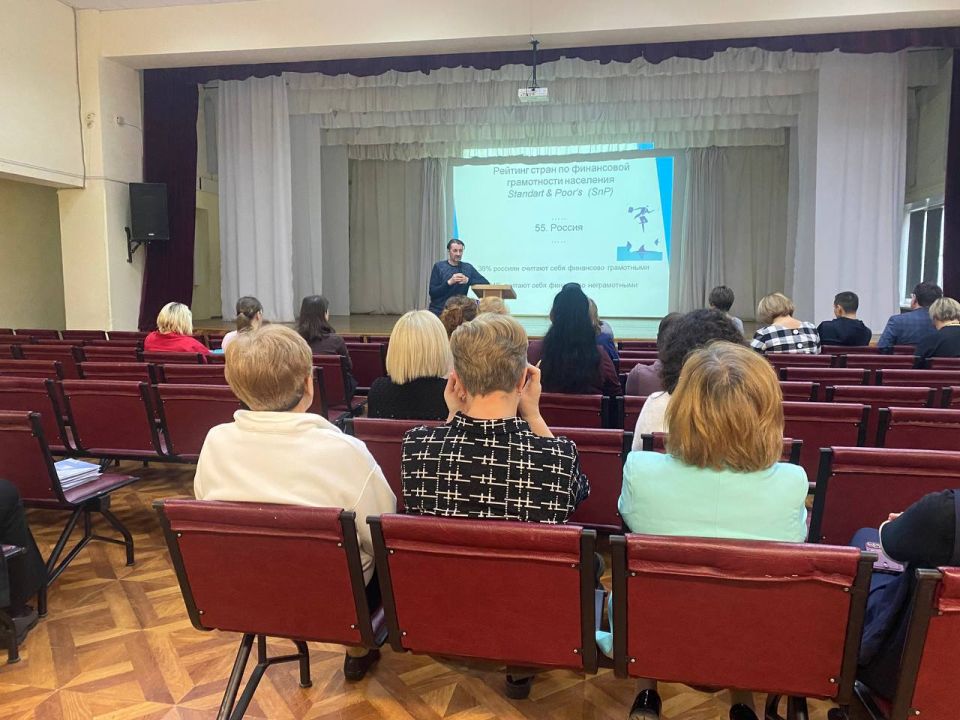 В рамках профилактики мошенничеств, совершенных с использованием информационно-телекоммуникационных технологий, сотрудники МВД по Удмуртской Республике совместно с представителями Общественного совета при региональном...