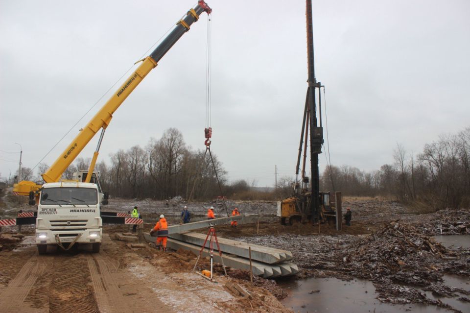 Первые сваи забили в основание моста через реку Позимь на дороге Ижевск — Аэропорт