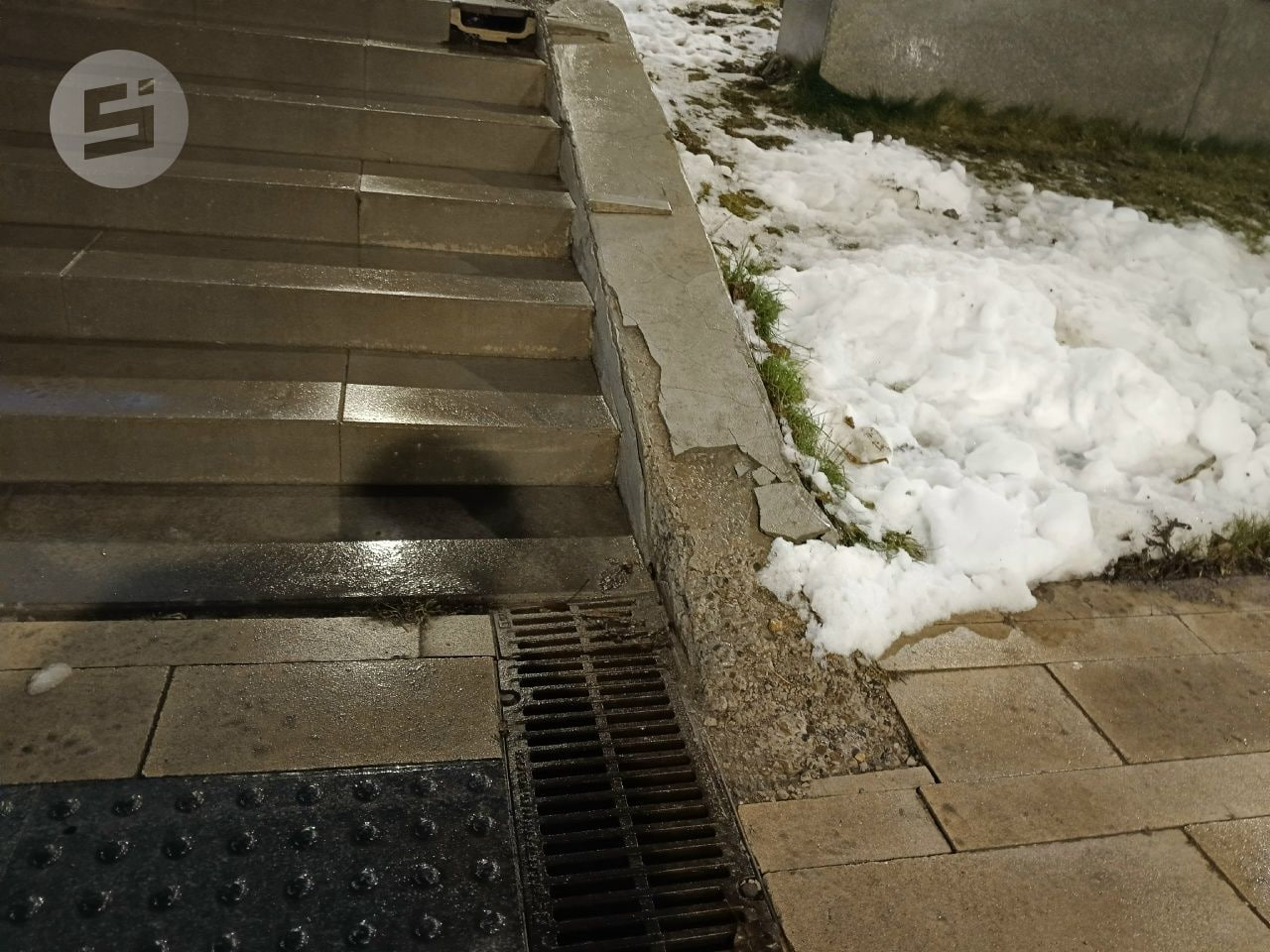 В начале декабря «Сусанин» заметил множество дефектов на реконструированном участке эспланады от Карла Маркса до Максима Горького В начале декабря «Сусанин» заметил множество дефектов на реконструированном участке эспланады от Карла Маркса до Максима Горького